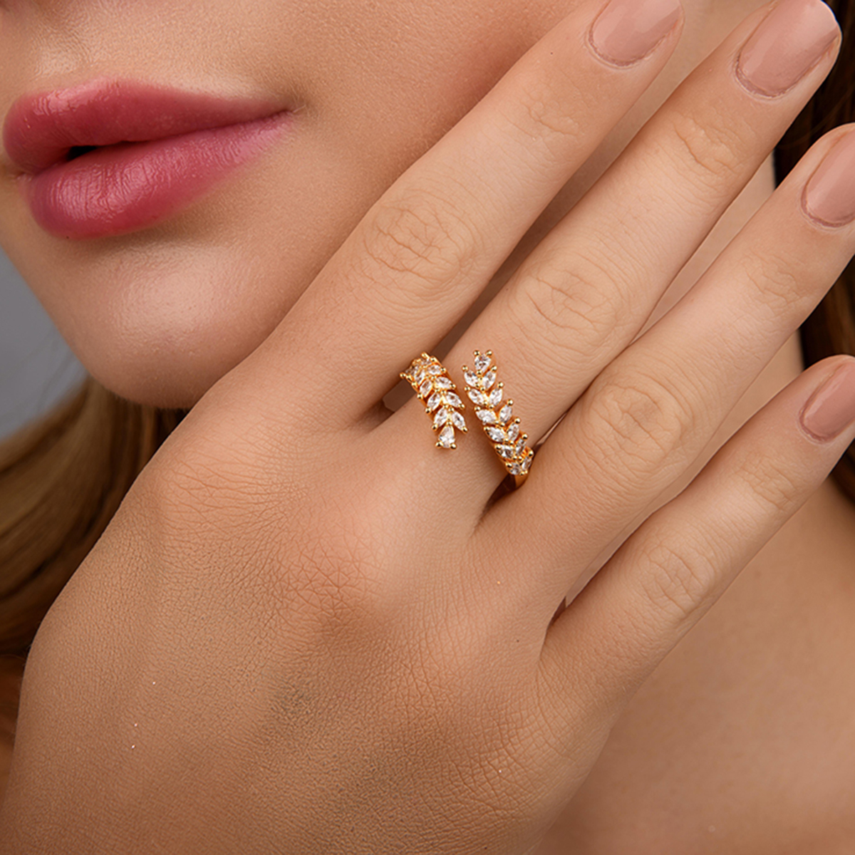Lustrous Laurel Ring - Image 4