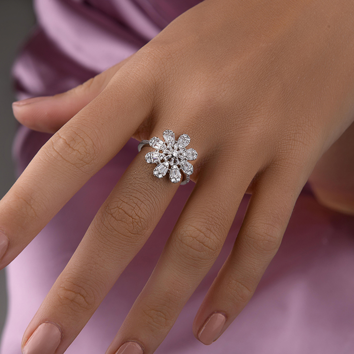 Fleur de Pearl Glow - Image 3