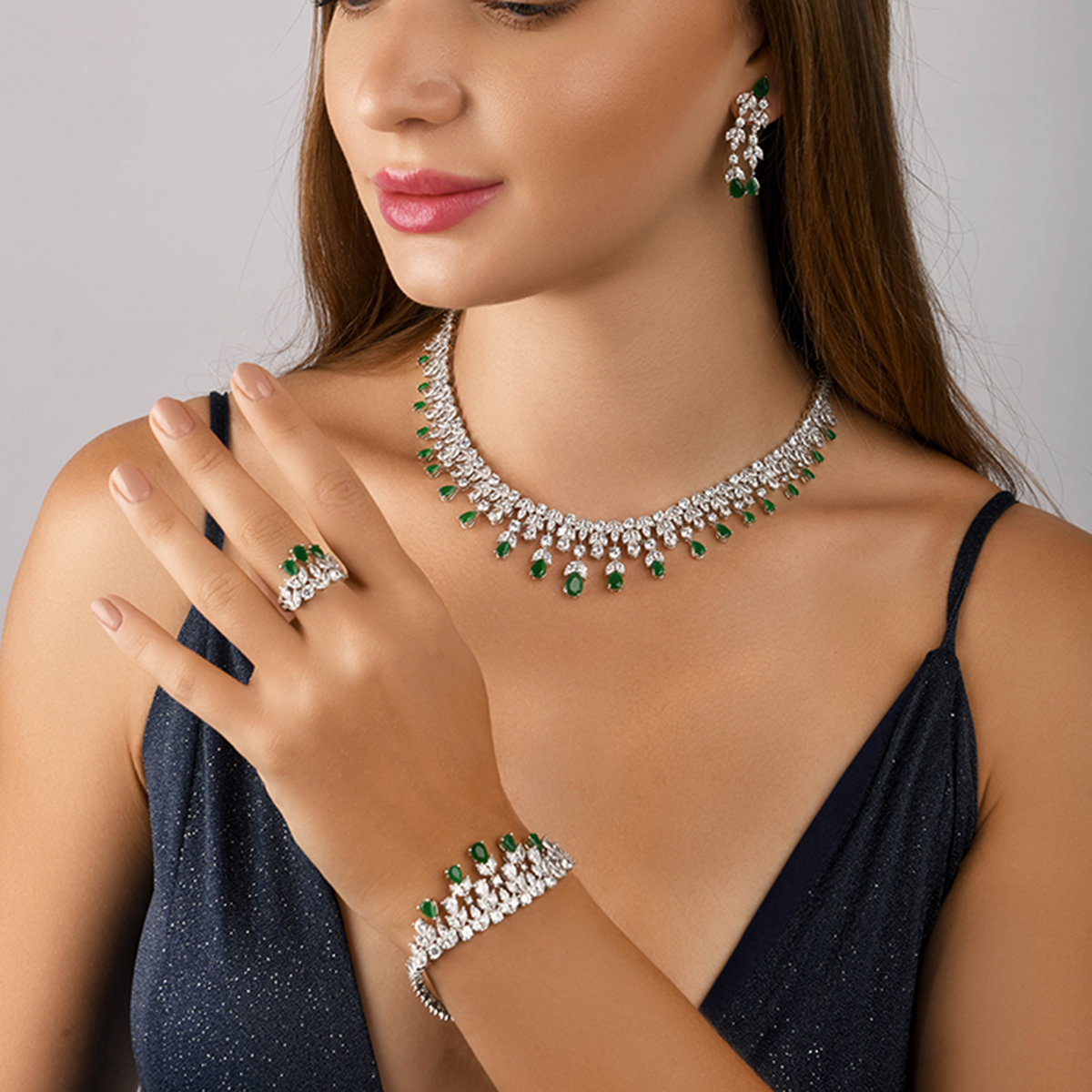 Noor Al-Layl Emerald Set - Image 3